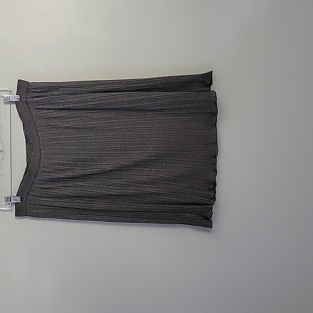 Banana Republic pleated A line Midi Gray skirt - size Medium